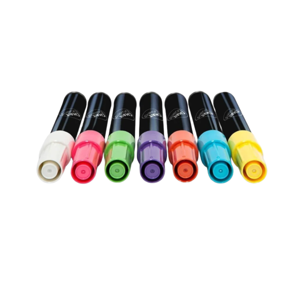 Syv penne i forskellige farver til glastavler