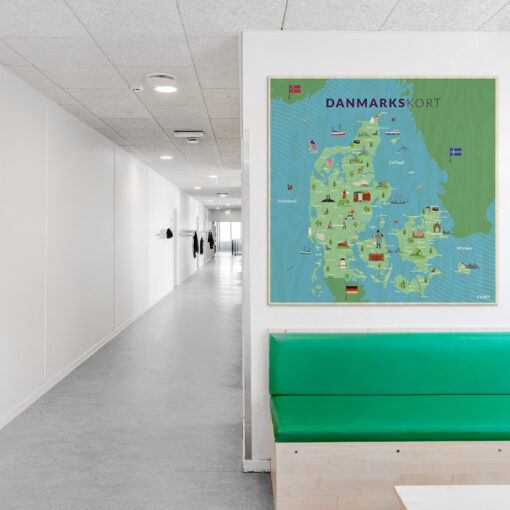 Læringsplade i træfiner med danmarkskort til klasselokale