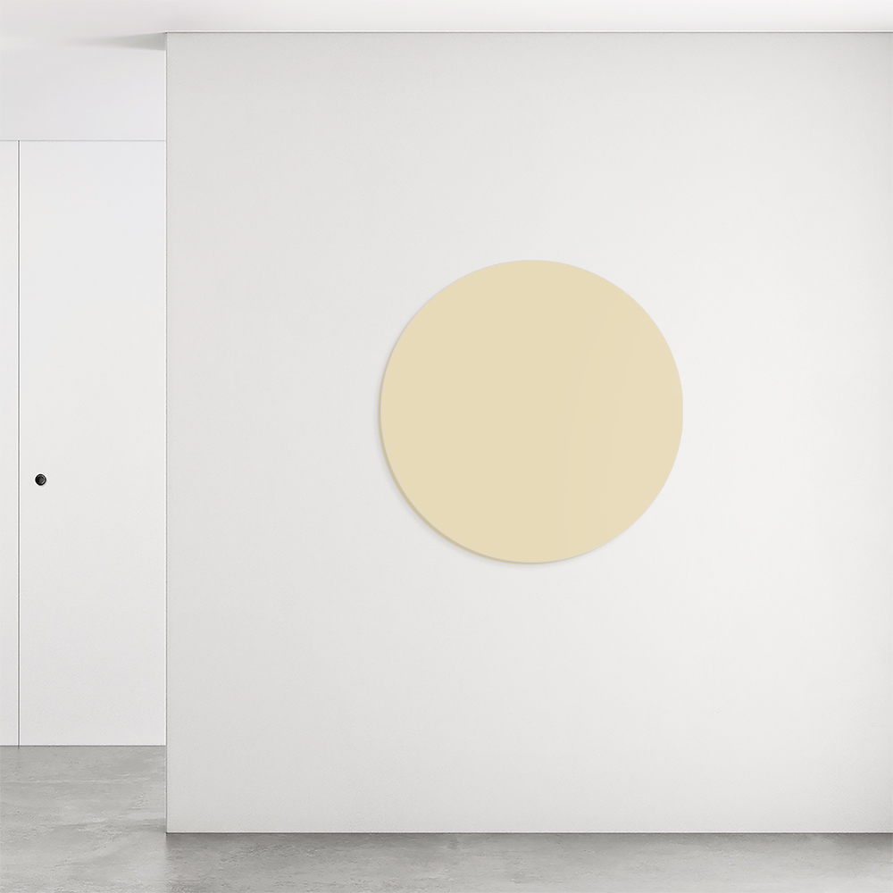 Rundt satin tavle i farven beige