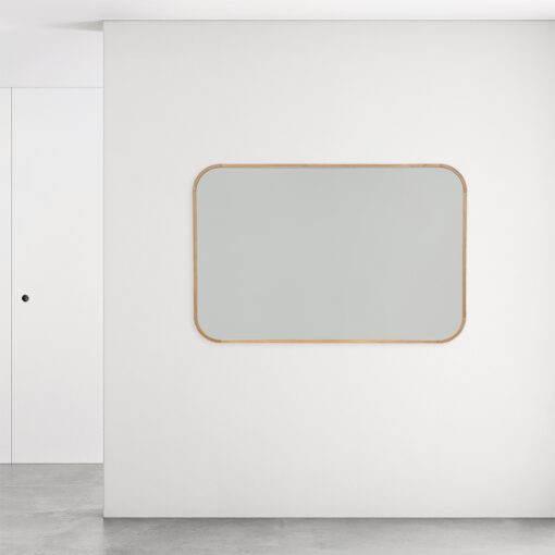 Stilren satin tavle med refleksfri overflade i farven grå