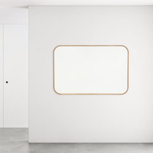 Stilren satin tavle med refleksfri overflade i farven hvid