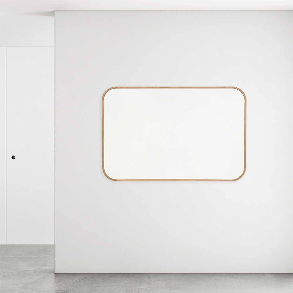 Stilren satin tavle med refleksfri overflade i farven hvid